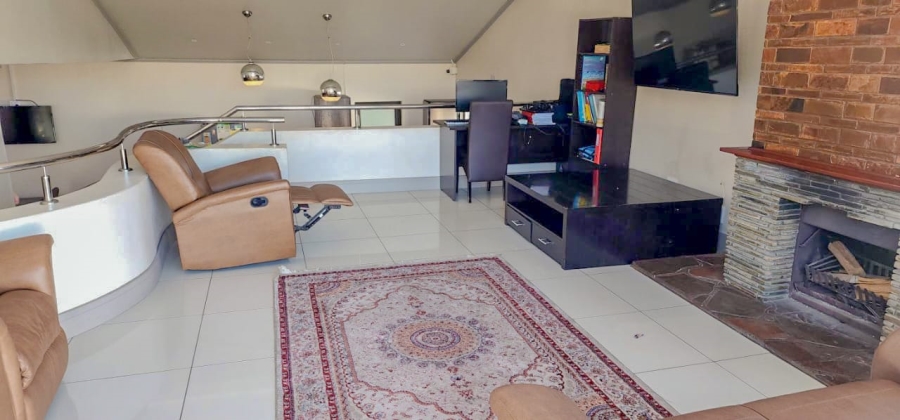 5 Bedroom Property for Sale in Newfields Western Cape